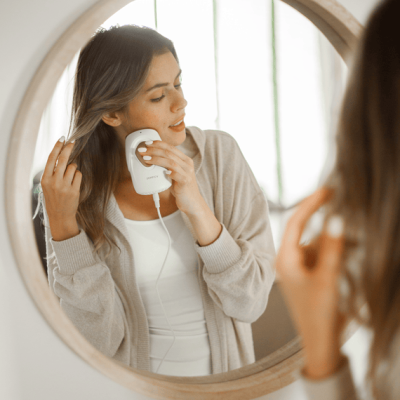  سينسيكا جهاز إزالة الشعر Sensilight Mini بتقنية IPL باستخدام الومضات، استخدام سلكي، أبيض/ذهبي وردي. 